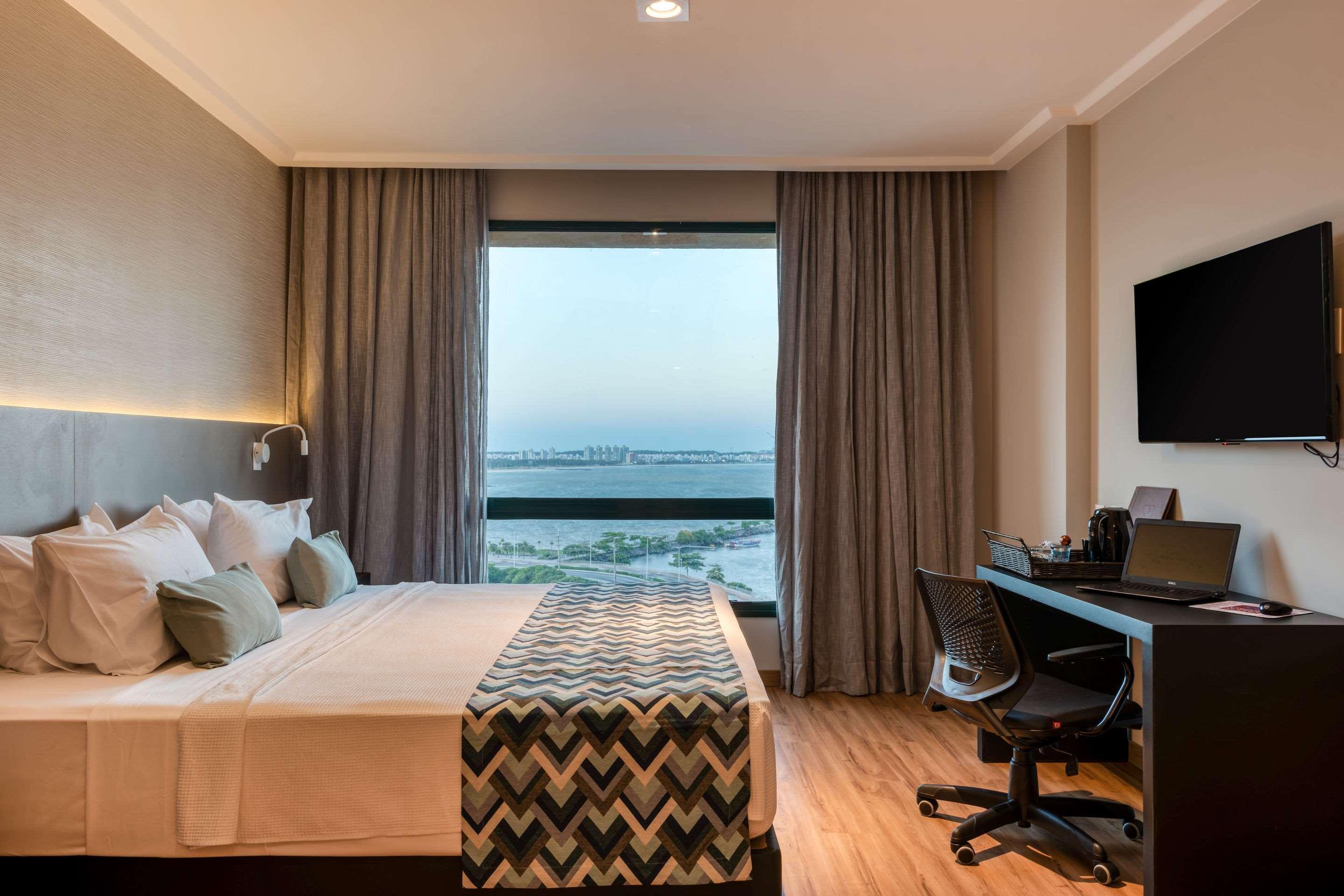 คอมฟอร์ต สวีท วิตอเรีย โฮเต็ล Hotel ภายนอก รูปภาพ