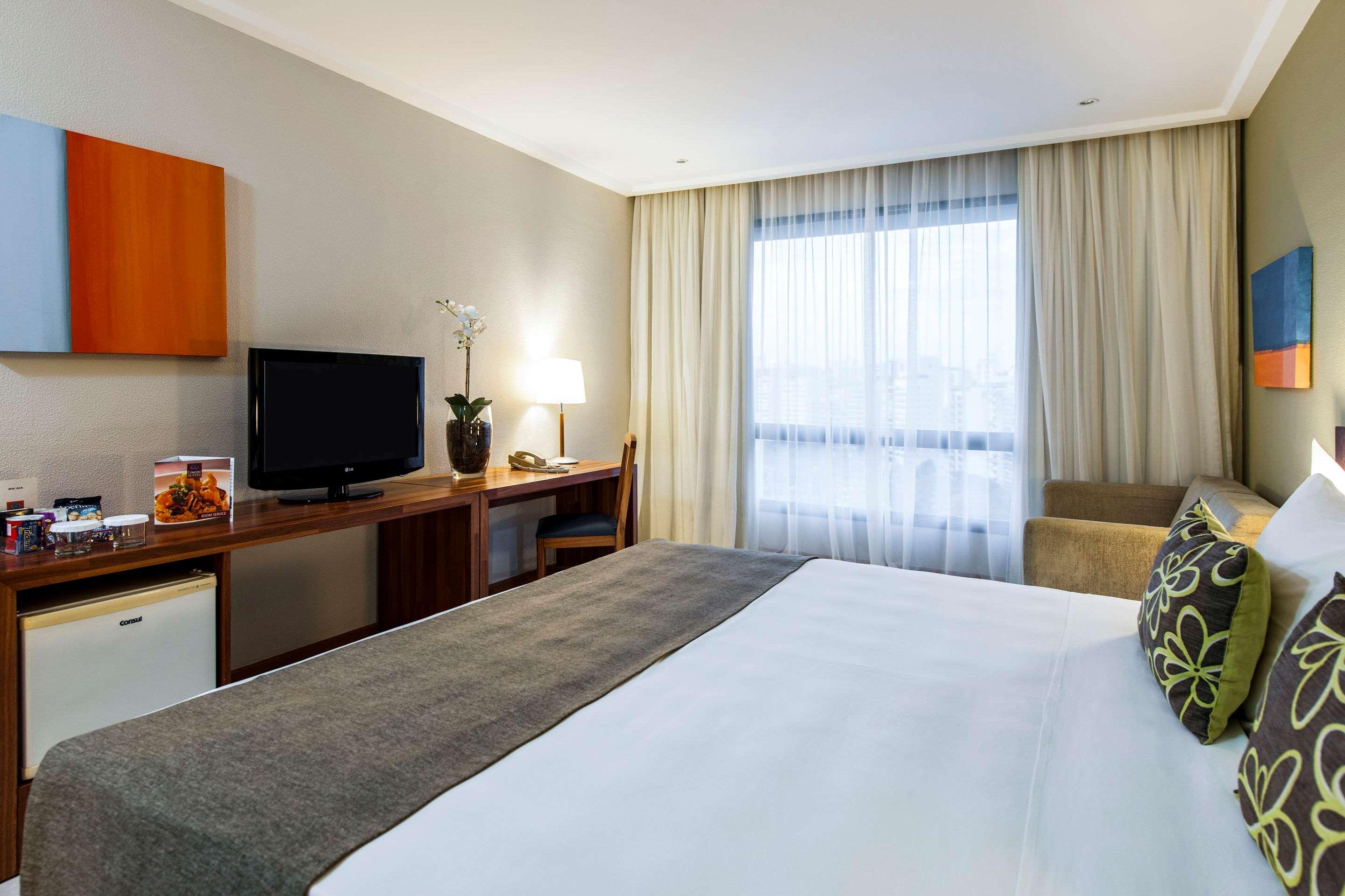 คอมฟอร์ต สวีท วิตอเรีย โฮเต็ล Hotel ภายนอก รูปภาพ