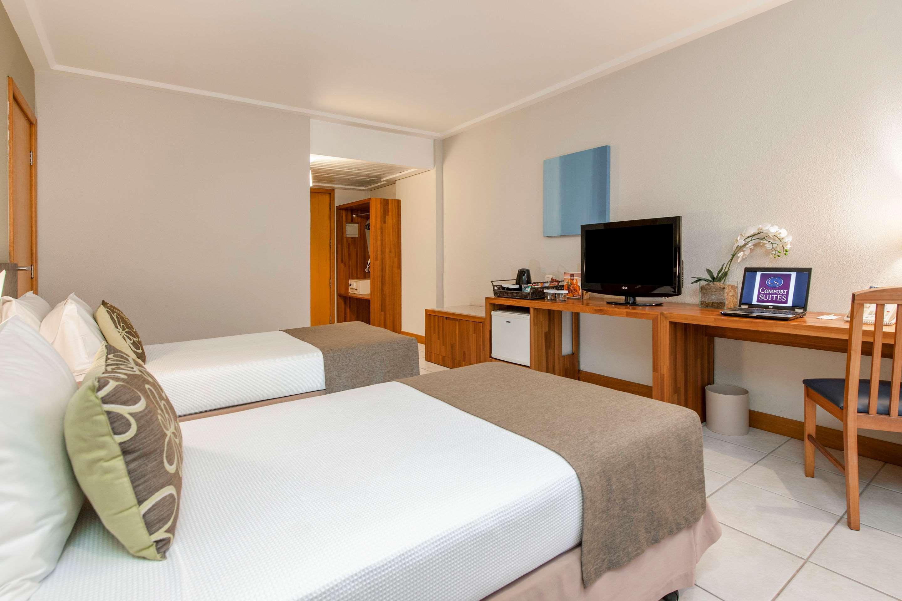 คอมฟอร์ต สวีท วิตอเรีย โฮเต็ล Hotel ภายนอก รูปภาพ