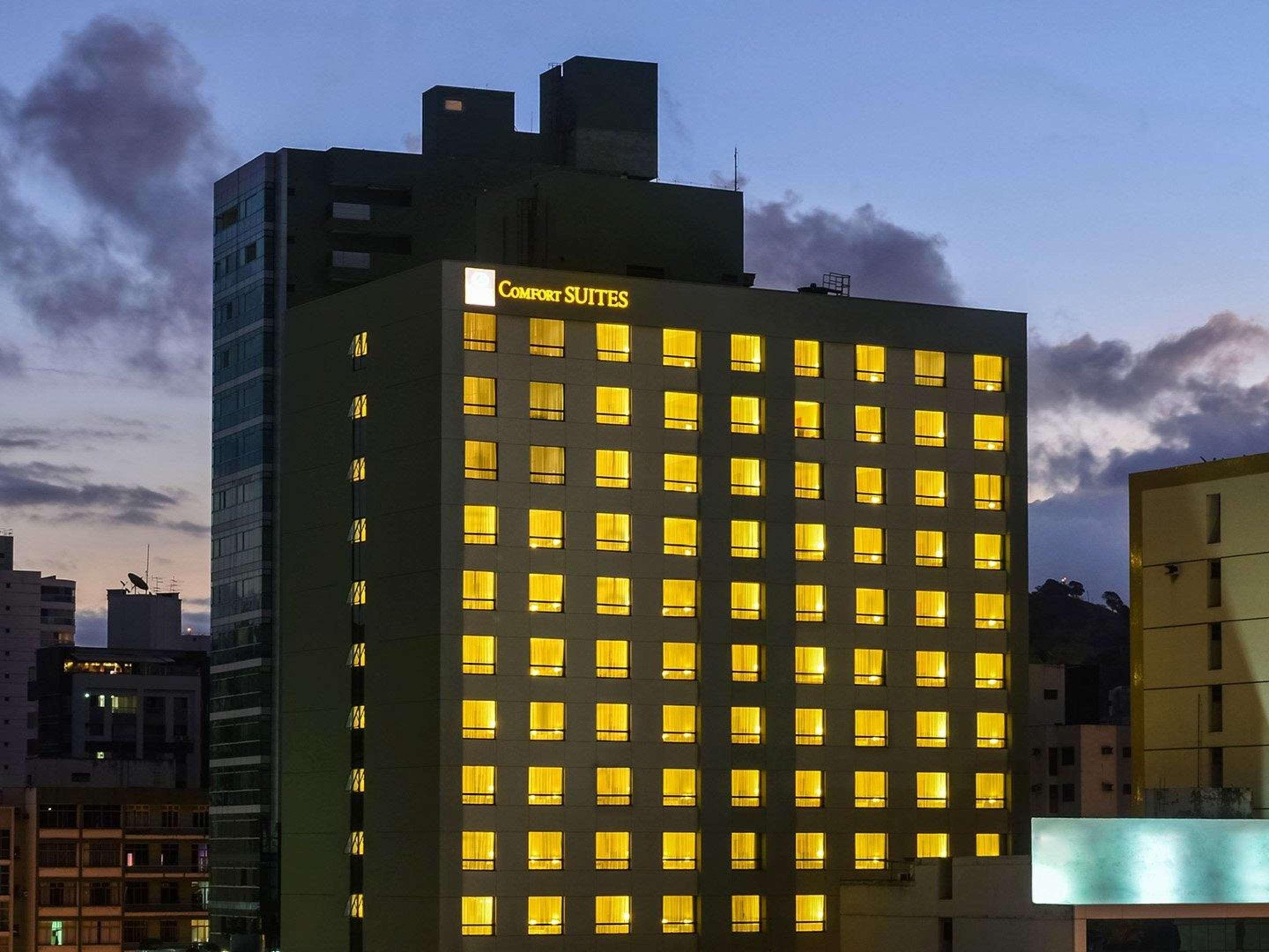 คอมฟอร์ต สวีท วิตอเรีย โฮเต็ล Hotel ภายนอก รูปภาพ