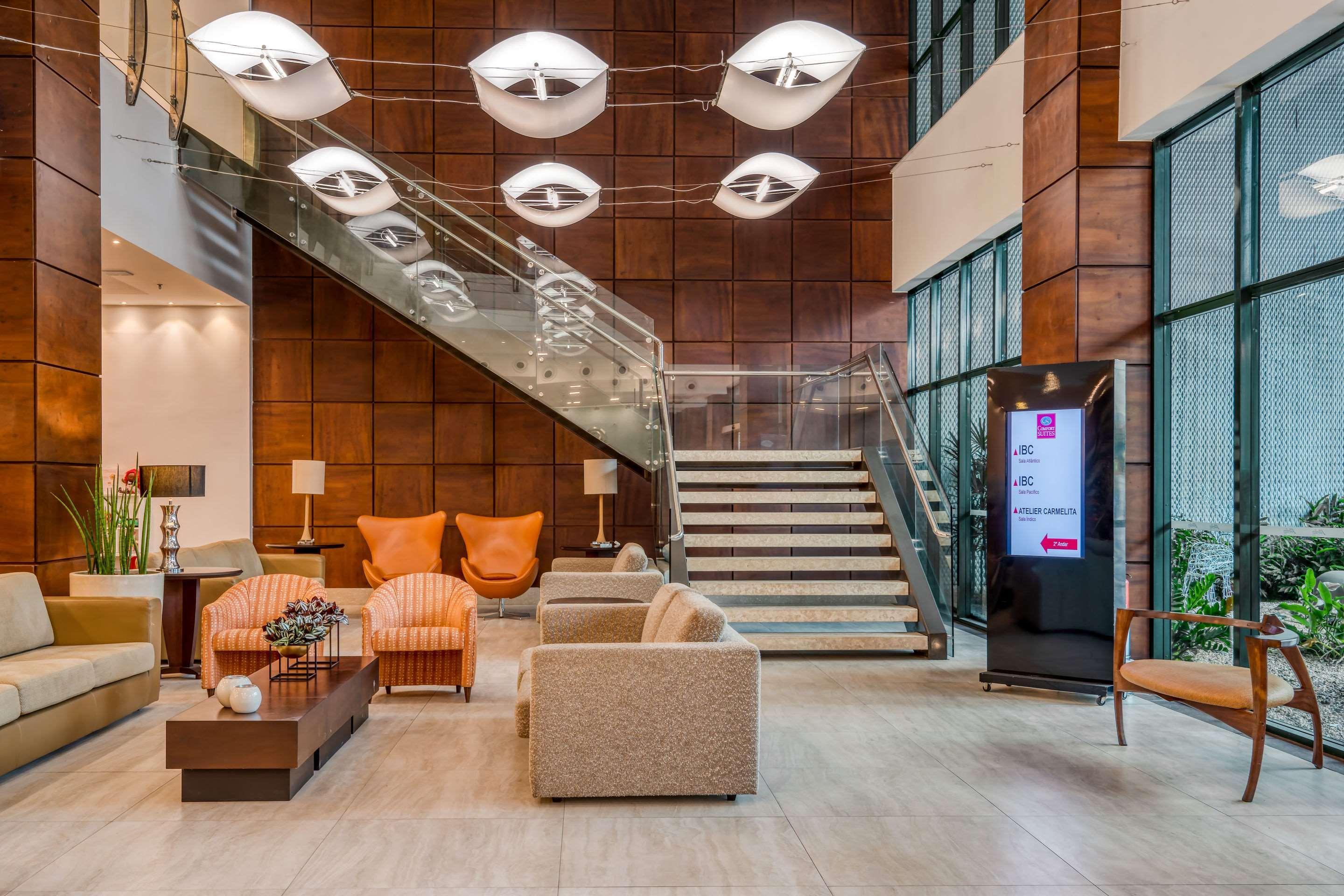 คอมฟอร์ต สวีท วิตอเรีย โฮเต็ล Hotel ภายนอก รูปภาพ
