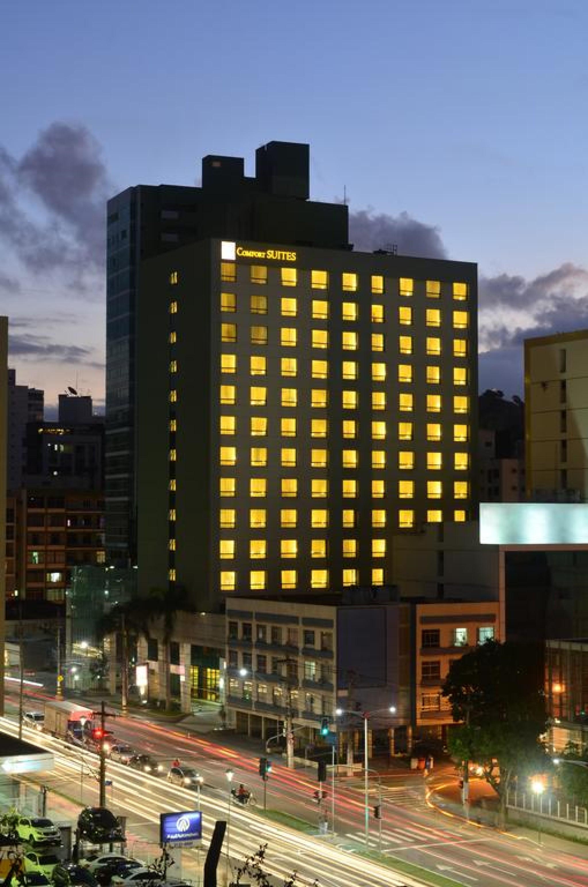 คอมฟอร์ต สวีท วิตอเรีย โฮเต็ล Hotel ภายนอก รูปภาพ