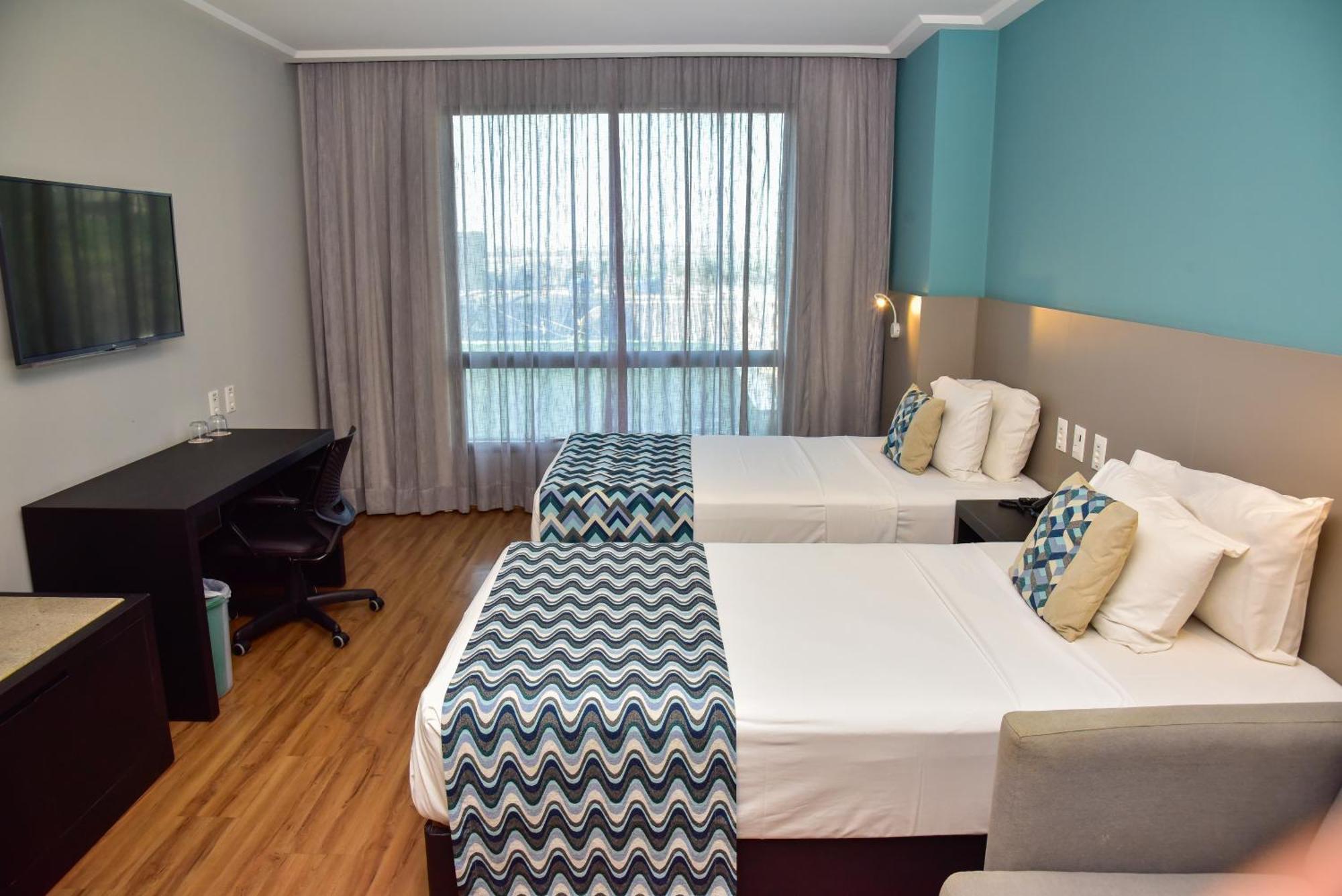 คอมฟอร์ต สวีท วิตอเรีย โฮเต็ล Hotel ภายนอก รูปภาพ