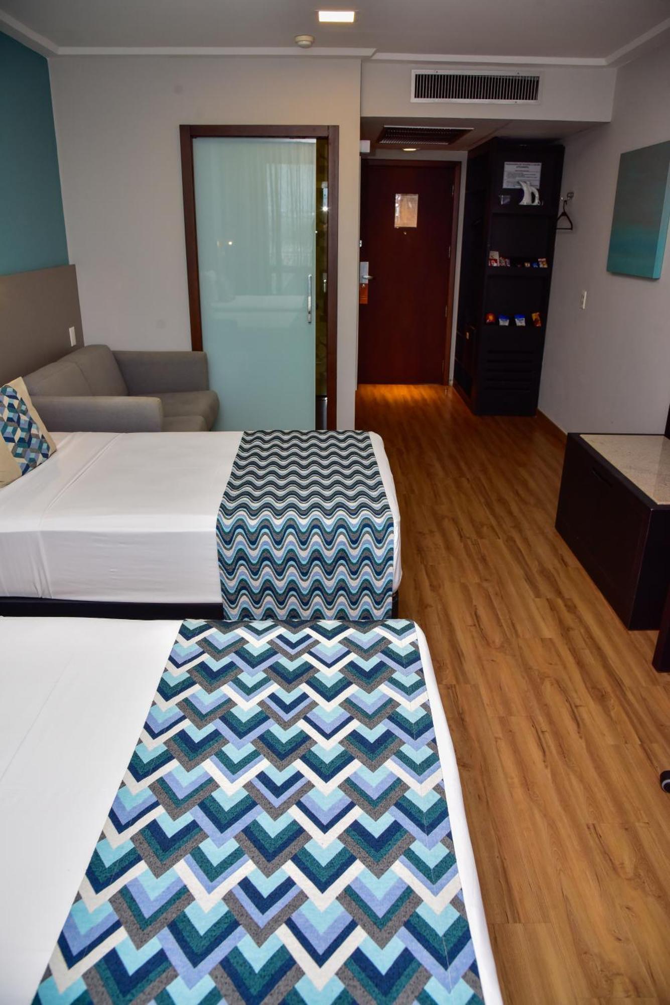 คอมฟอร์ต สวีท วิตอเรีย โฮเต็ล Hotel ภายนอก รูปภาพ