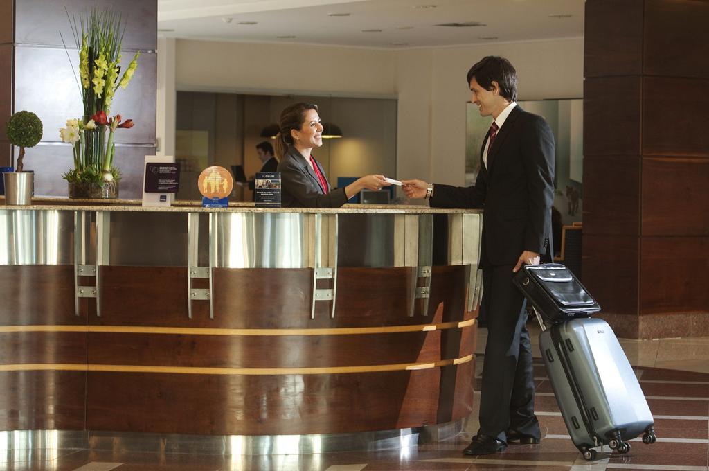 คอมฟอร์ต สวีท วิตอเรีย โฮเต็ล Hotel ภายนอก รูปภาพ